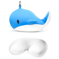 Възглавница и детска играчка кит в синьо и бяло Kikkerland