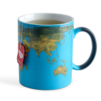 Керамична чаша за кафе с термо ефект - карта на света ден и нощ