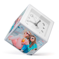 Практична въртяща се фоторамка и часовник кубче Balvi Cube
